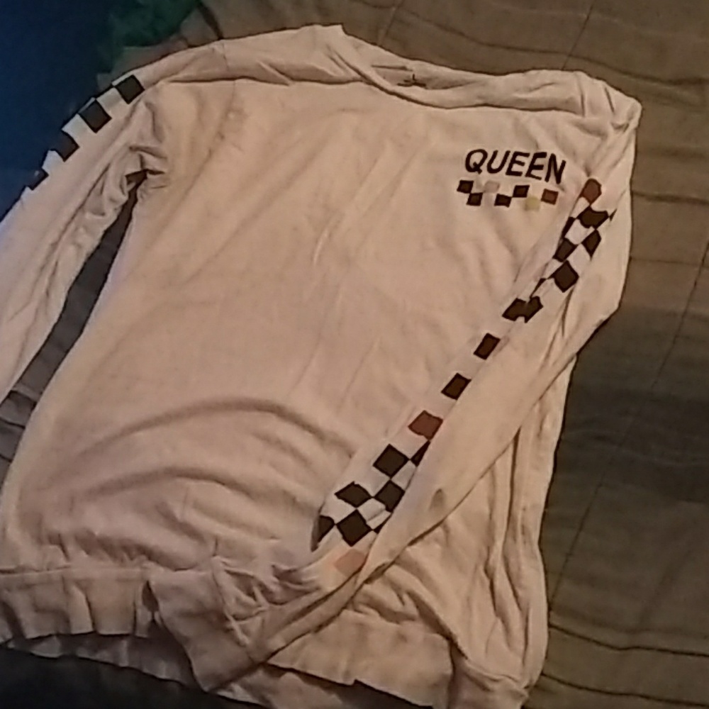 Queen white long sleeve